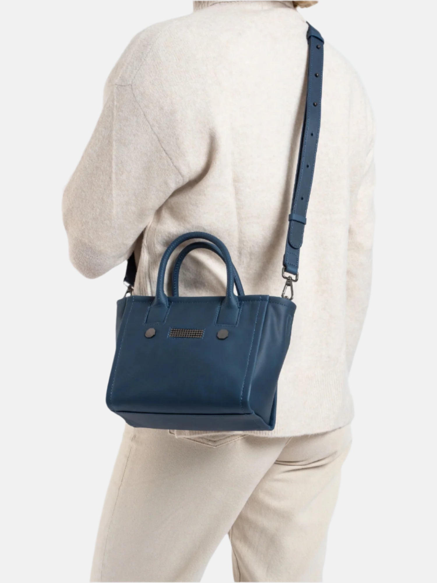#color_NAVY